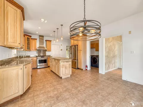 Kitchen - 774 Windsor, Monroe, MI 48161 photo 3 of 5