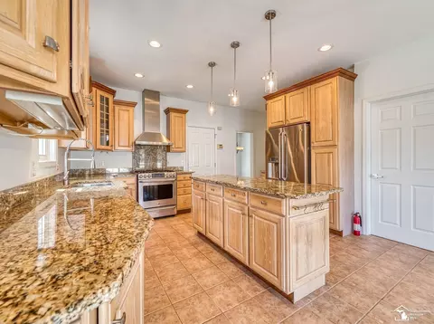 Kitchen - 774 Windsor, Monroe, MI 48161 photo 4 of 5