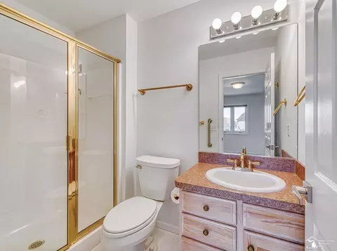 Bath - 774 Windsor, Monroe, MI 48161 photo 4 of 6