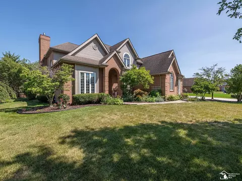Exterior - 774 Windsor, Monroe, MI 48161 photo 8 of 10