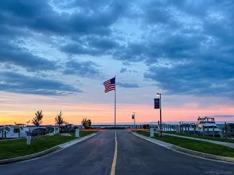 154 Mr Mac Dr, Harrison Township, MI 48045