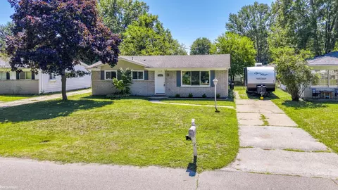 1113 Summer, Algonac, MI 48001