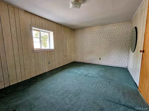 Bedroom - 928 Stephenson, Escanaba, MI 49829 photo 3 of 3