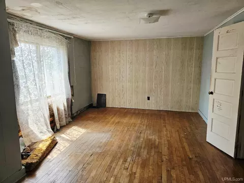 Bedroom - 928 Stephenson, Escanaba, MI 49829 photo 1 of 3