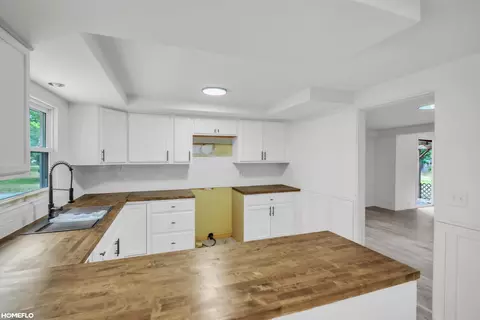 Kitchen - 1762 Copas, Caledonia, MI 48867 photo 1 of 1