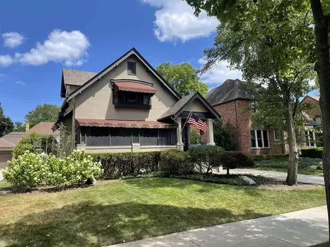 1352 Grayton, Grosse Pointe, MI 48230