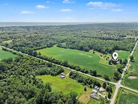 4944 N Elevator, Pinconning, MI 48650 photo 12