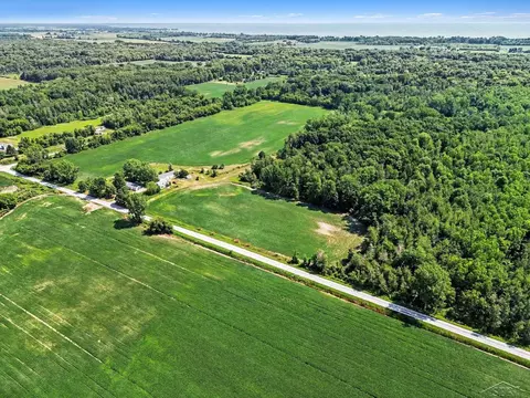 4944 N Elevator, Pinconning, MI 48650 photo 7