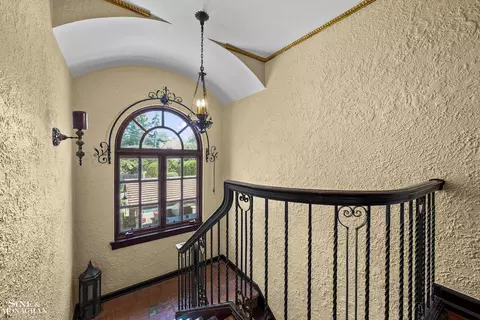 Entry Way - 726 Westchester, Grosse Pointe Park, MI 48230 photo 4 of 5