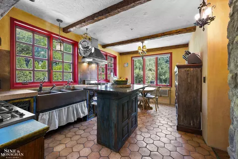 Kitchen - 726 Westchester, Grosse Pointe Park, MI 48230 photo 1 of 6