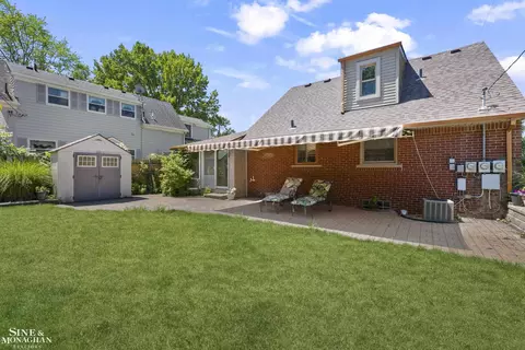 Exterior - 306 Ridge, Grosse Pointe Farms, MI 48236 photo 5 of 10