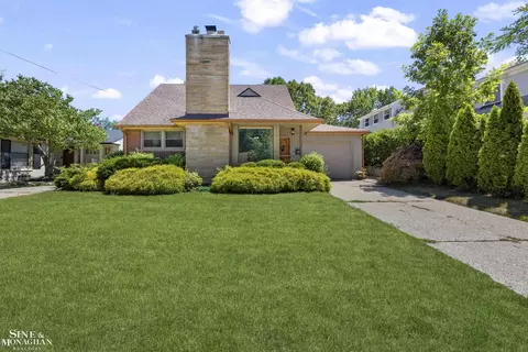Exterior - 306 Ridge, Grosse Pointe Farms, MI 48236 photo 9 of 10