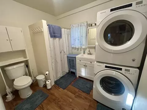 Bath - 706 W Beech, Gladwin, MI 48624 photo 3 of 4