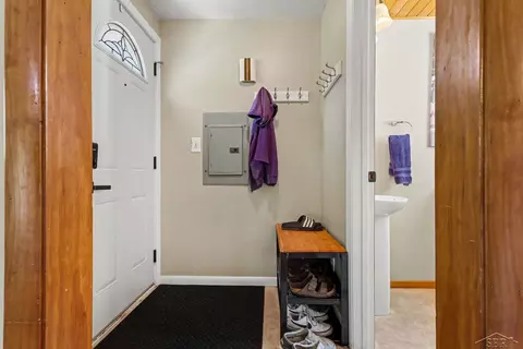 Entry Way - 2554 E Ashby, Midland, MI 48640 photo 1 of 1