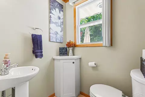 Bath - 2554 E Ashby, Midland, MI 48640 photo 1 of 2