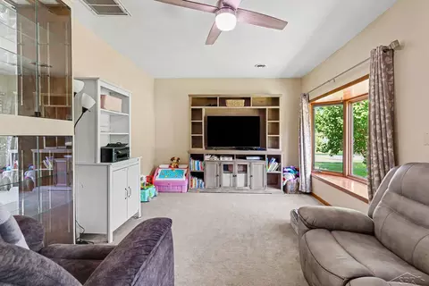 Living - 2554 E Ashby, Midland, MI 48640 photo 1 of 2