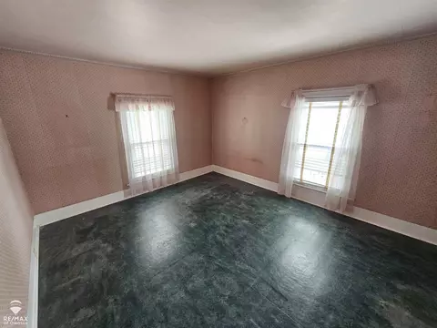 Bedroom - 614 E Oliver, Owosso, MI 48867 photo 4 of 5