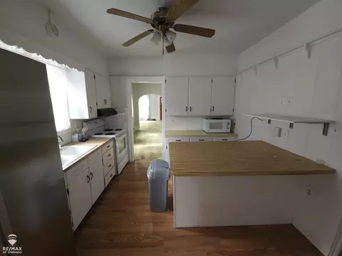 Kitchen - 614 E Oliver, Owosso, MI 48867 photo 1 of 3