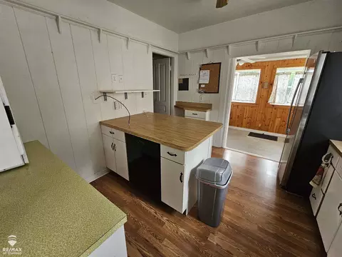Kitchen - 614 E Oliver, Owosso, MI 48867 photo 3 of 3