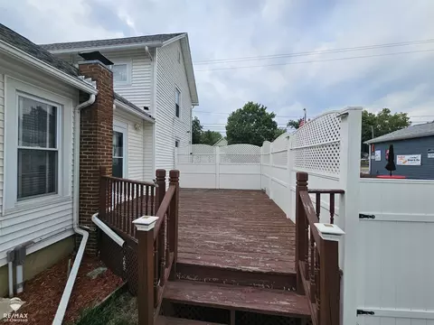 Exterior - 614 E Oliver, Owosso, MI 48867 photo 4 of 6
