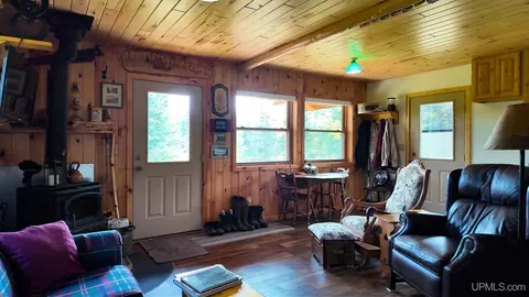 Living - G Rd, Escanaba, MI 49829 photo 4 of 4