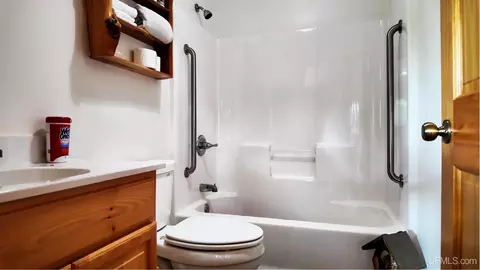 Bath - G Rd, Escanaba, MI 49829 photo 1 of 2