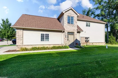 16665 Savor #6, Clinton Township, MI 48035