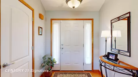 Entry Way - 12222 Carpenter, Flushing, MI 48433 photo 1 of 4