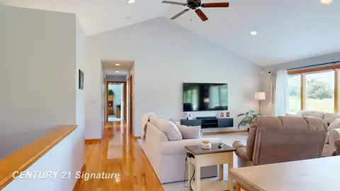 Entry Way - 12222 Carpenter, Flushing, MI 48433 photo 3 of 4