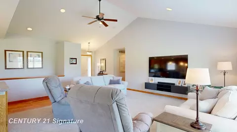 Living - 12222 Carpenter, Flushing, MI 48433 photo 2 of 2