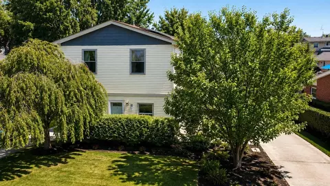 37886 Sunnybrook, Harrison Township, MI 48045