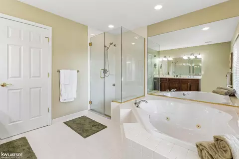 Bath - 46671 White Cap, Macomb, MI 48044 photo 2 of 5