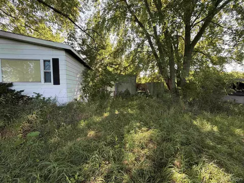 Exterior - 4310 E Laporte, Freeland, MI 48623 photo 5 of 32