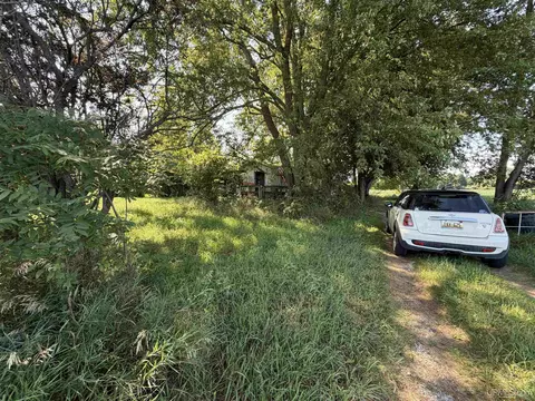 Exterior - 4310 E Laporte, Freeland, MI 48623 photo 10 of 32