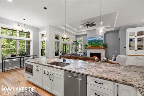 Kitchen - 877 Cody, Dexter, MI 48130 photo 7 of 10