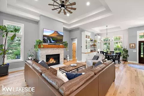 Living - 877 Cody, Dexter, MI 48130 photo 2 of 6