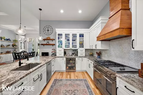 Kitchen - 877 Cody, Dexter, MI 48130 photo 6 of 10