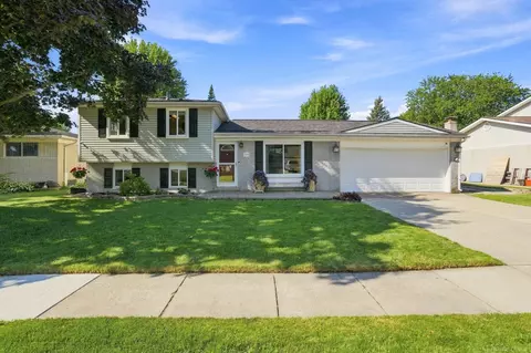 34710 Devonshire, New Baltimore, MI 48047