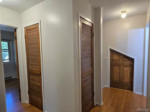 Entry Way - 64 Elder, Marquette, MI 49855 photo 5 of 5