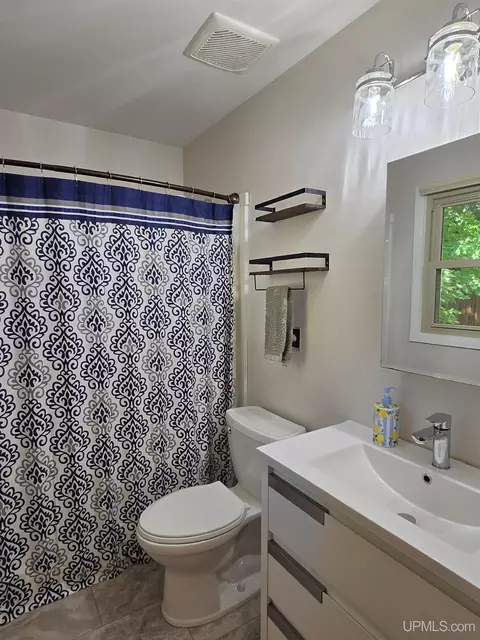 Bath - 64 Elder, Marquette, MI 49855 photo 6 of 6
