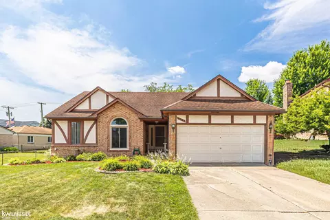 8703 Thornwood, Sterling Heights, MI 48312