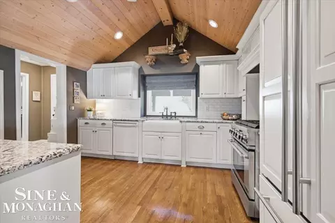 Kitchen - 206 Edgewater, Algonac, MI 48001 photo 6 of 6
