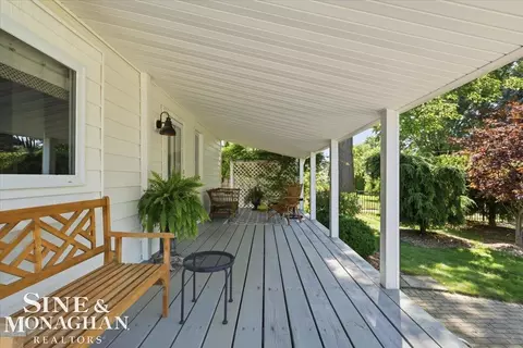 Exterior - 206 Edgewater, Algonac, MI 48001 photo 5 of 12