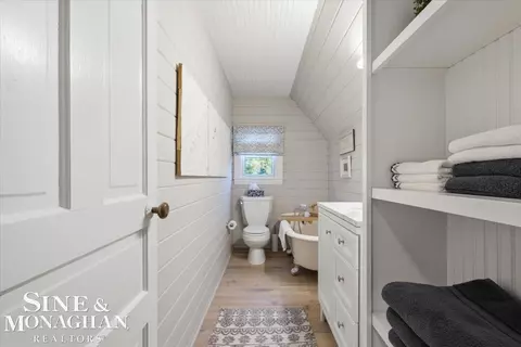 Bath - 206 Edgewater, Algonac, MI 48001 photo 3 of 4