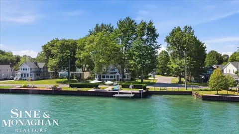 View/Area - 206 Edgewater, Algonac, MI 48001 photo 4 of 7
