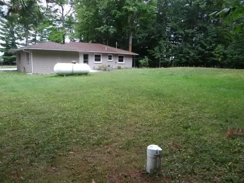 Exterior - 3807 W M-61, Gladwin, MI 48624 photo 6 of 10