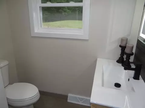 Bath - 3807 W M-61, Gladwin, MI 48624 photo 2 of 3