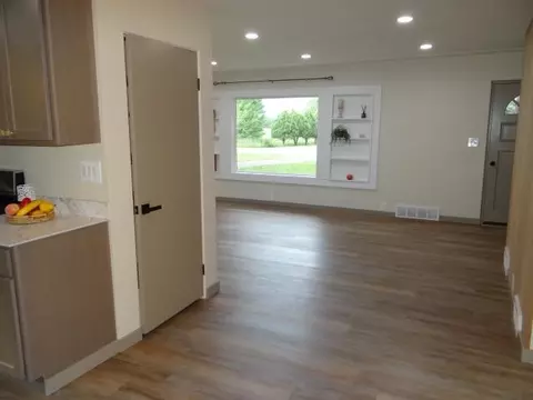 Living - 3807 W M-61, Gladwin, MI 48624 photo 6 of 6