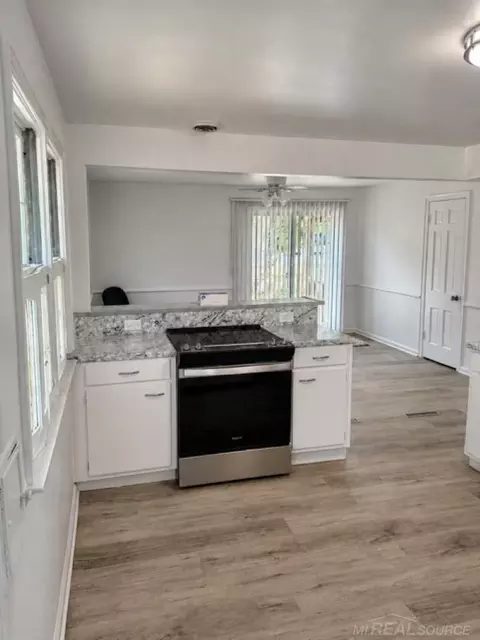 Kitchen - 1380 W Bemis, Saline, MI 48176 photo 1 of 2