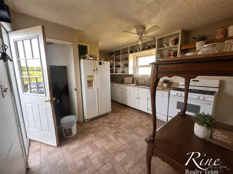 Kitchen - 14857 M 32 W, Lachine, MI 49753 photo 1 of 1